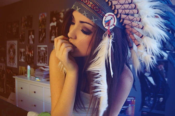 women, indian hat, headdress, brunette, finger on lips, eyeshadow, long eyelashes, Melanie Iglesias, HD wallpaper