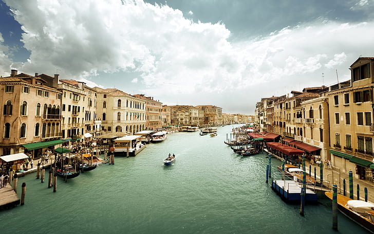 Венеция, Италия, Canal Grande, вода, лодки, хора, къщи, облачно небе, Венеция, Италия, Канал, Вода, Лодки, Хора, Къщи, Облачно, Небе, HD тапет