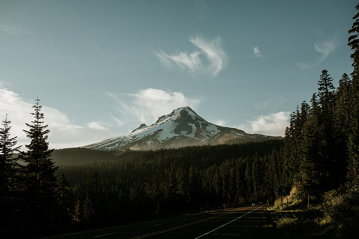 山、道路、森林、雲、雪、日の出、 HDデスクトップの壁紙