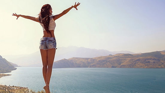 celana pendek denim biru wanita, wanita, model, alam, danau, pegunungan, balerina, Wallpaper HD HD wallpaper