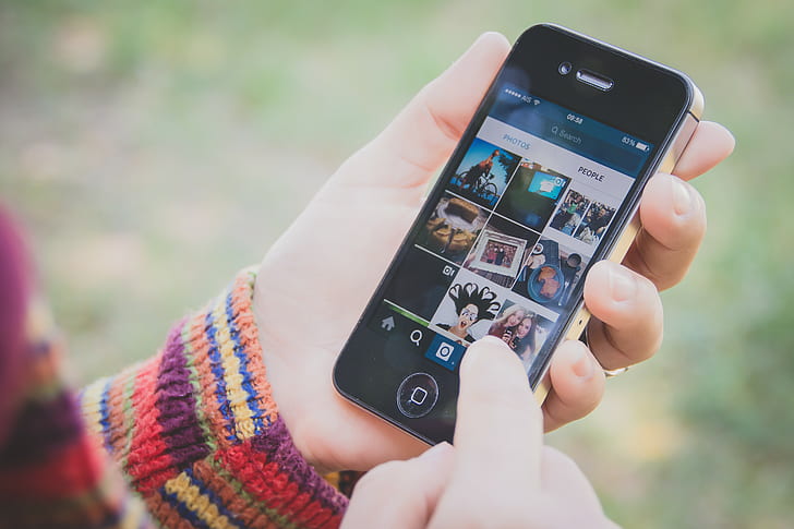 Instagram telefone, iphone preto 4, telefone, mãos, instagram, HD papel de parede