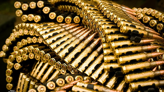amunicja do pistoletu w kolorze mosiądzu, złote kule, Tapety HD HD wallpaper