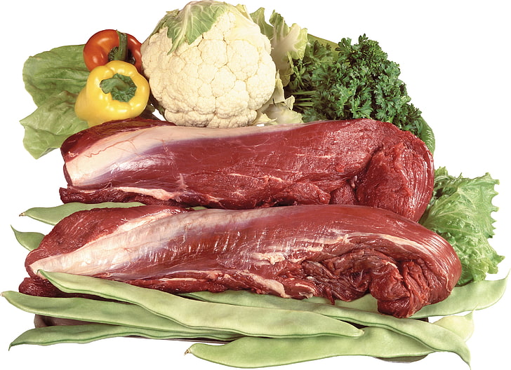 rått kött och olika grönsaker, kött, gröna, kål, persilja, peppar, vit bakgrund, HD tapet