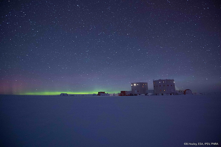 natureza, paisagem, noite, luzes, estrelas, Estação de pesquisa de Concordia, Antártica, neve, frio, construção, ciência, tecnologia, aurora boreal, aurora, HD papel de parede