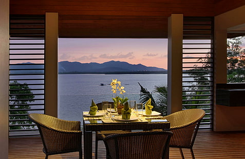 Jadalnia z widokiem na ocean, kwadratowy brązowy drewniany stół z 2 krzesłami, wyspa, widok, hotel, romantyczny, pokój, ośrodek, obiad, piękny, zachód słońca, tahiti, ocean, stół dla dwóch osób, apartament, wieczór, Tapety HD HD wallpaper