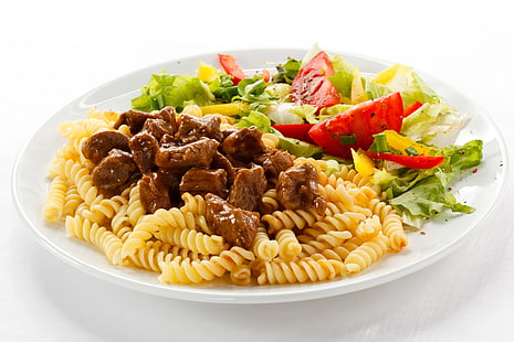 pasta con ensalada de verduras, plato, pasta, carne de res, carne, lechuga, tomates, Fondo de pantalla HD HD wallpaper