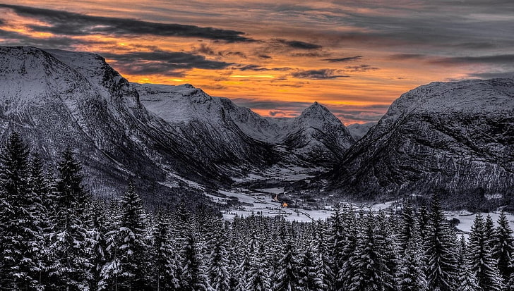 Landschaft, Natur, Winter, Sonnenuntergang, Tal, Wald, Berge, Kiefern, Schnee, Wolken, Himmel, HD-Hintergrundbild