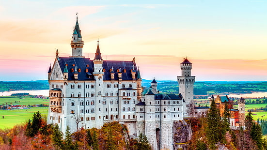 青と白の大聖堂、白と青の城の空中写真、城、風景、ノイシュヴァンシュタイン城、カラフルな自然、建築、ドイツ、ヨーロッパ、秋、 HDデスクトップの壁紙 HD wallpaper