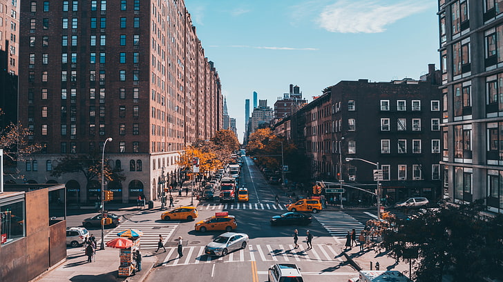 серебряный седан, вид с воздуха на пересечение улиц между зданиями в дневное время, Нью-Йорк, улица, автомобиль, такси, фотография, город, пешеход, городской пейзаж, трафик, HD обои
