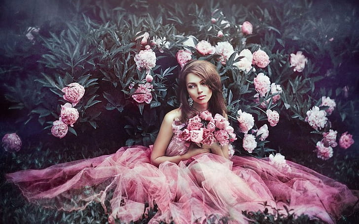 Elegancka dziewczyna w kolorze różowym, elegancka, sukienka, kwiaty, różowa, urocza, Tapety HD