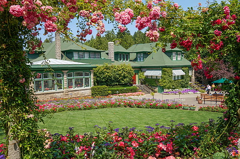graues Betonhaus, Blumen, Rasen, das Gebäude, Kanada, British Columbia, italienischer Garten, Butchart Gardens, HD-Hintergrundbild HD wallpaper