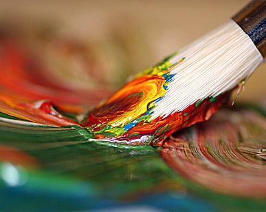 pennello bianco, fotografia ravvicinata di pennello immerso in vernice multicolore, pittura, colorato, pennelli, macro, profondità di campo, Sfondo HD HD wallpaper