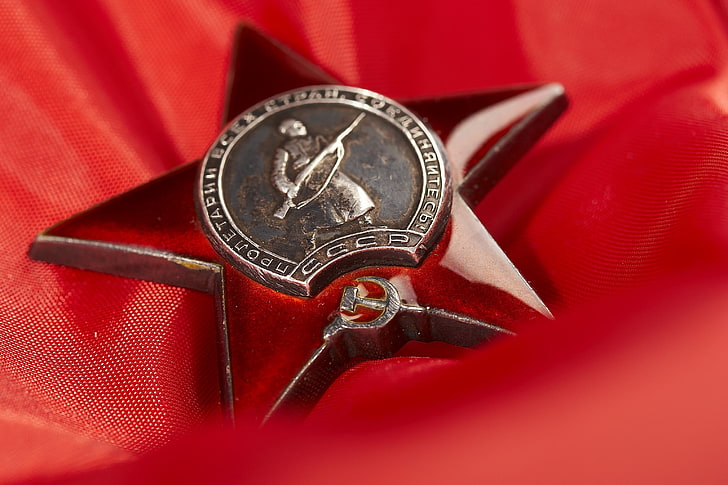 ديكور طاولة باللونين الأسود والأحمر ، الجيش الأحمر ، الاتحاد السوفيتي ، الاتحاد السوفياتي ، النجم الأحمر ، الجيش، خلفية HD
