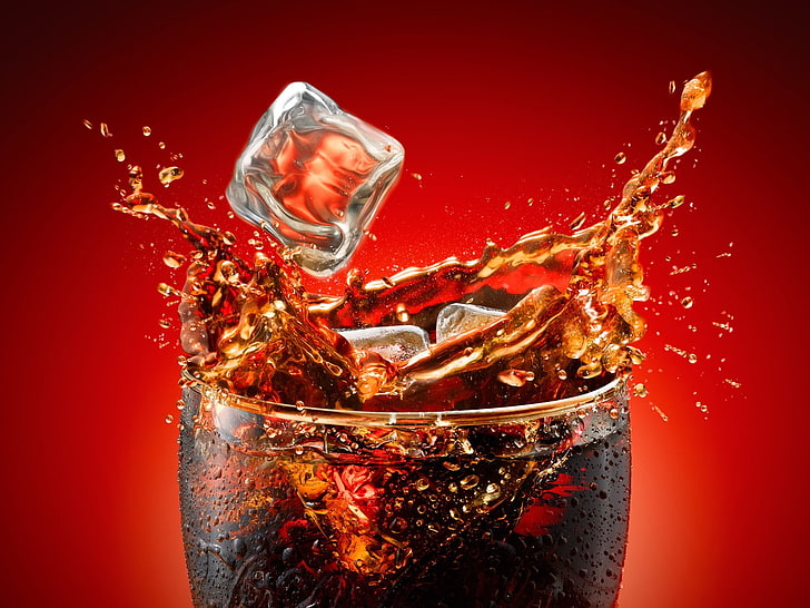 كوكاكولا ، مكعبات ثلج ، رشاشات ، مشروبات ، أحمر ، قطرات ماء ، مشروب، خلفية HD