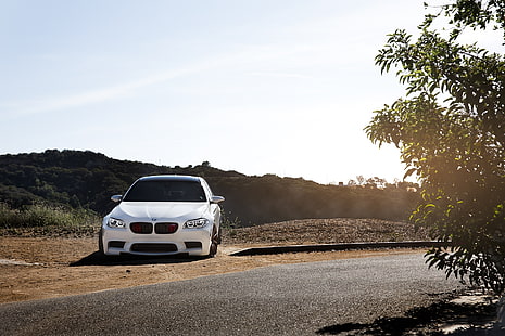 흰색 BMW 자동차, 도로, 흰색, BMW, 회전, f10, 착색, HD 배경 화면 HD wallpaper