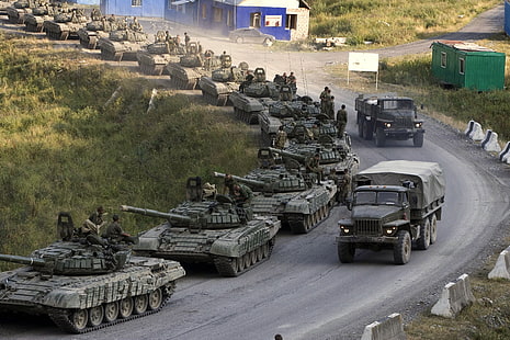 зеленые боевые танки, дорога, грузовики, война, кавказ, танки, т-72, колонна танков, HD обои HD wallpaper