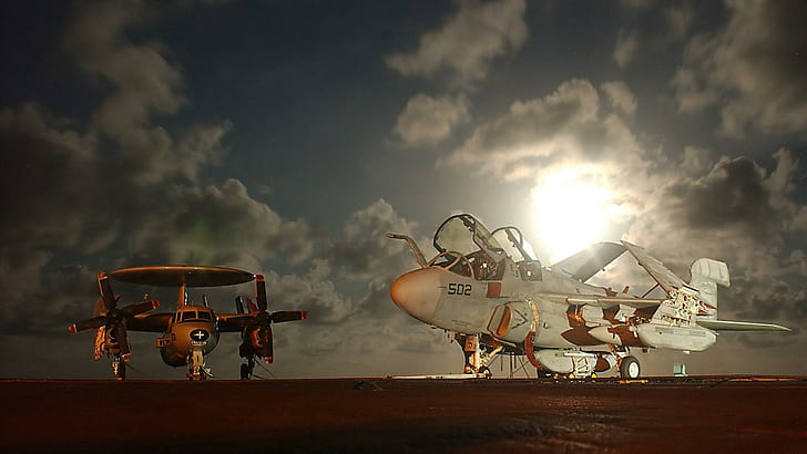 Aviones estacionados en un portaaviones, dos aviones de combate, aviones, portaaviones, nubes, aviones, Fondo de pantalla HD
