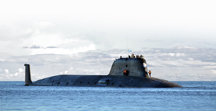 szaro-czarna łódź podwodna, morze, niebo, Rosja, wycieczka, łódź podwodna, projekt 955, Tapety HD