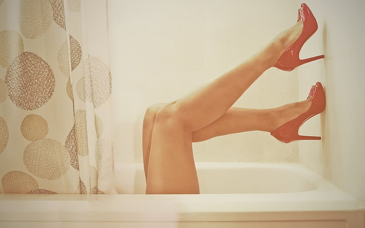 mujeres, piernas, baño, tacones altos, Fondo de pantalla HD