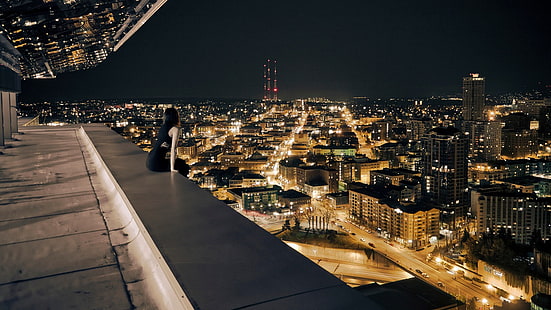 wanita atap cityscape atap malam jalan, Wallpaper HD HD wallpaper