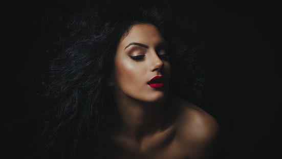 жени, модел, вълнообразна коса, черна коса, грим, очна линия, червено червило, лице, портрет, голи рамене, отворена уста, HD тапет HD wallpaper