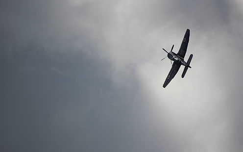 Avión de hélice negro, Seafury, hélice, aviones, avión, nublado, Fondo de pantalla HD HD wallpaper