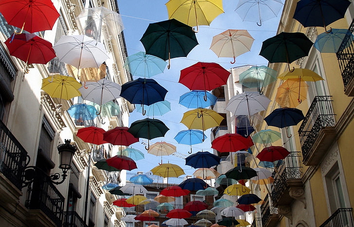 ombrelli urbani multicolor paesaggi urbani 2442x1562 Art Umbrella HD Art, paesaggi urbani, multicolore, Sfondo HD