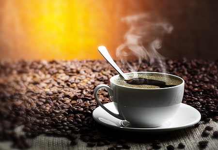 xícara de café cerâmica cinza e branco, mesa, grãos, pires, xícara, colher, café, bebida, fumaça, HD papel de parede HD wallpaper