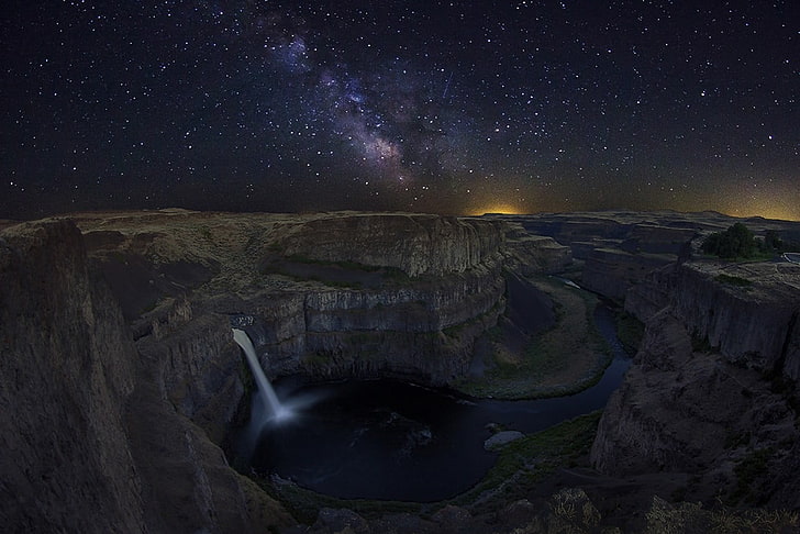 Гранд-каньон в ночное время, водопад Палаус, водопад, река, каньон, звездная ночь, вселенная, галактика, Млечный путь, штат Вашингтон, огни, длительная экспозиция, природа, пейзаж, HD обои