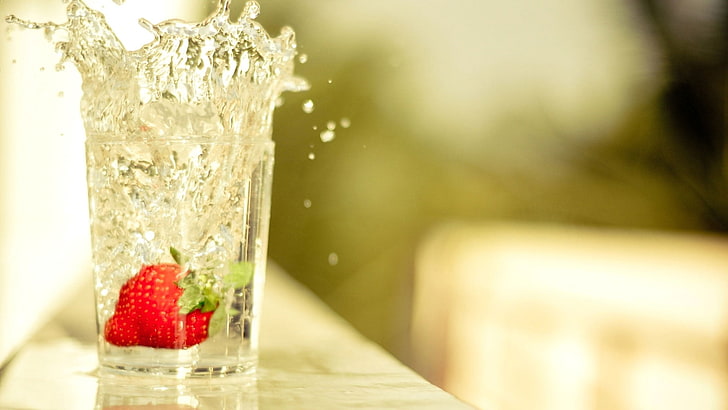 clear drinking glass, strawberry, glass, splashes, water, berry, HD wallpaper