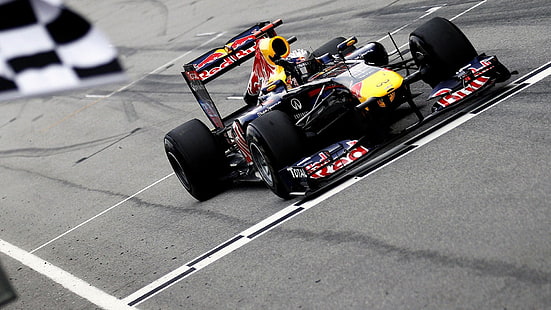 черно-желтый гоночный автомобиль, Формула 1, Red Bull Racing, машина, HD обои HD wallpaper