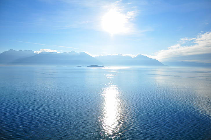 oceano blu con vista sulle montagne da lontano durante il giorno, Glacier Bay, oceano blu, vista, montagne, lontano, giorno, natura, montagna, lago, paesaggi, acqua, mare, blu, cielo, all'aperto, Sfondo HD
