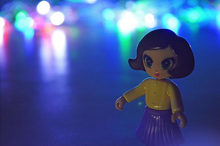 blue tint, bokeh, cute, flashlight, girl, little toy, rice lights, she likes to visit the riverfront, HD wallpaper