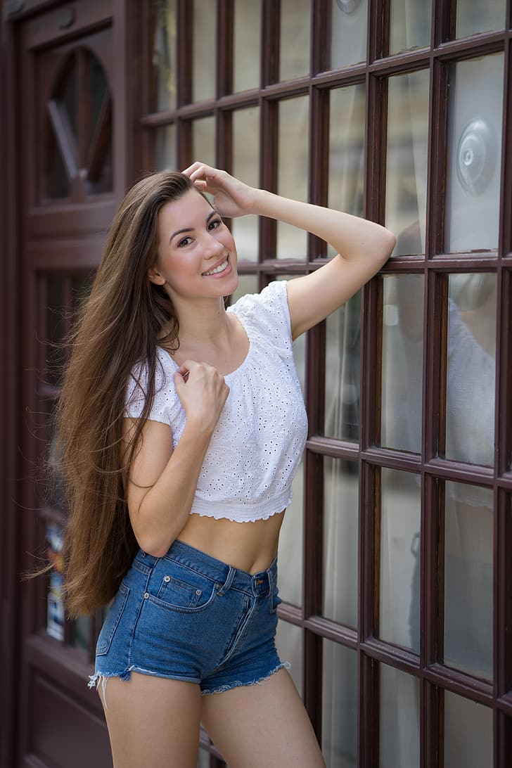 Julia forstner, jean shorts, white tops, smiling, HD wallpaper
