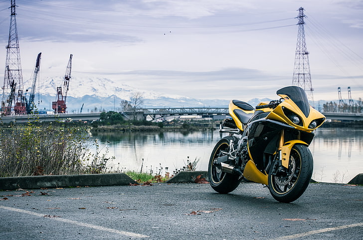 black and yellow sports bike, river, yellow, port, motorcycle, bike, Yamaha, yzf-r1, cranes, HD wallpaper