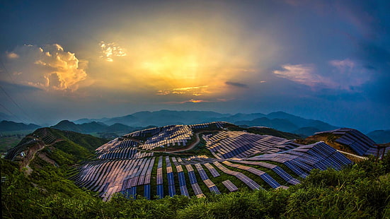 въздушна снимка на долина, природа, пейзаж, дървета, гора, Китай, слънчева енергия, електроцентрала, панели, планини, хълмове, слънце, облаци, слънчеви лъчи, път, HD тапет HD wallpaper