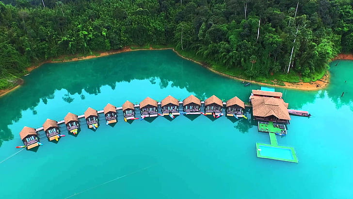 Cheow Lan Lake Khao Sok National Park Tailândia Rai Floating Resort Villa Room Bangalô flutuante Casas na água Vista do ar 1920 × 1080, HD papel de parede