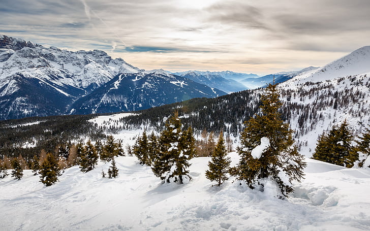 منتجع مادونا دي كامبيجليو للتزلج ، جبال الألب الإيطالية ، إيطاليا، خلفية HD