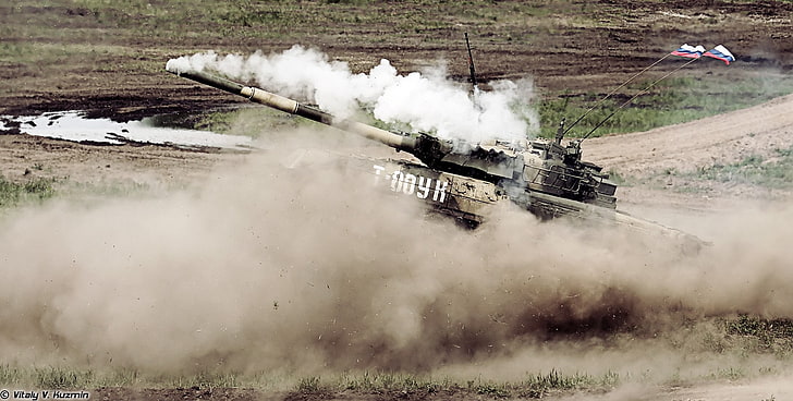 weißes und schwarzes Betongebäude, T-80 Panzer, Panzer, Militär, militärische Ausbildung, HD-Hintergrundbild