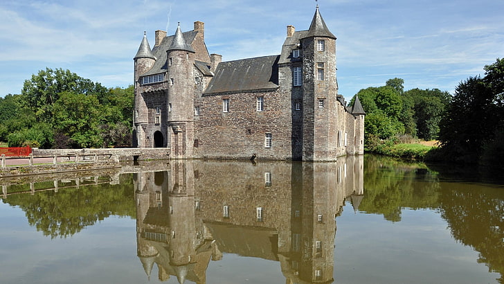 braunes und weißes konkretes Gebäude, Reflexion, Frankreich, Schloss, Wasser, HD-Hintergrundbild