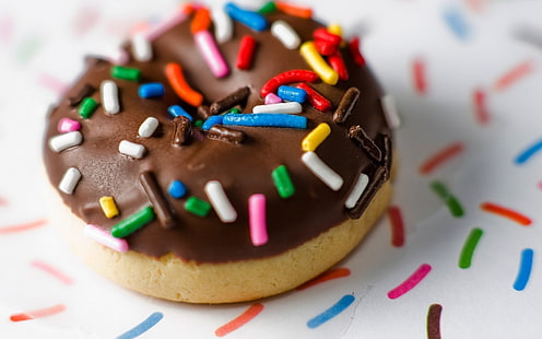 Schokoladen Donuts mit Streuseln, Essen, Donut, Süßigkeiten, Bonbons, HD-Hintergrundbild HD wallpaper