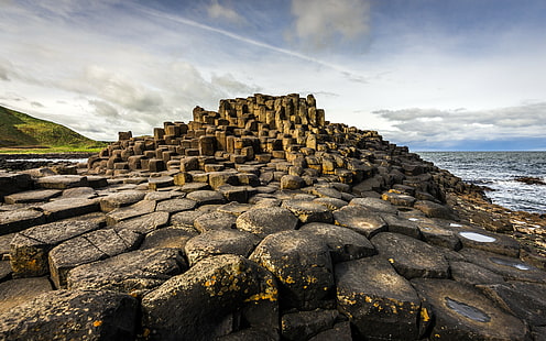 landscape, Ireland, Giant's Causeway, rock formation, nature, rock, coast, sea, clouds, HD wallpaper HD wallpaper