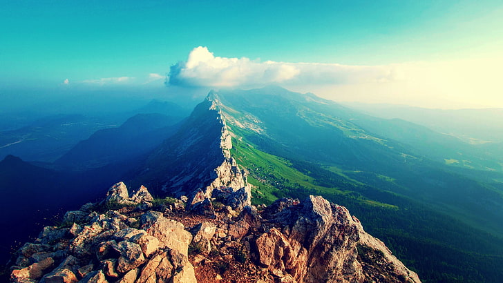 montaña rocosa marrón, montañas, paisaje, naturaleza, nubes, cielo, bosque, Fondo de pantalla HD