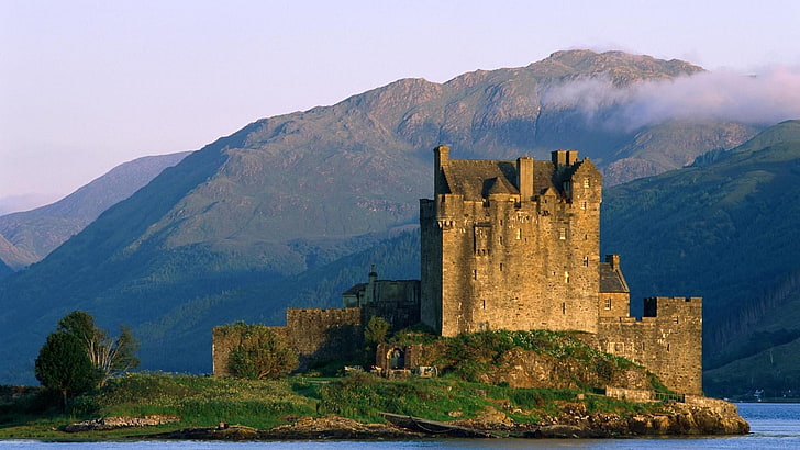brown castle, nature, mountains, landscape, forest, water, winter, clouds, lake, sea, green, Eilean Donan, HD wallpaper