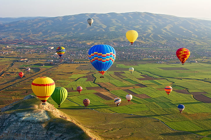 aneka warna balon udara panas, matahari, gunung, balon, lapangan, rumah, lembah, panorama, Turki, pemandangan dari atas, di langit, Cappadocia, Taman Nasional Goreme, Wallpaper HD