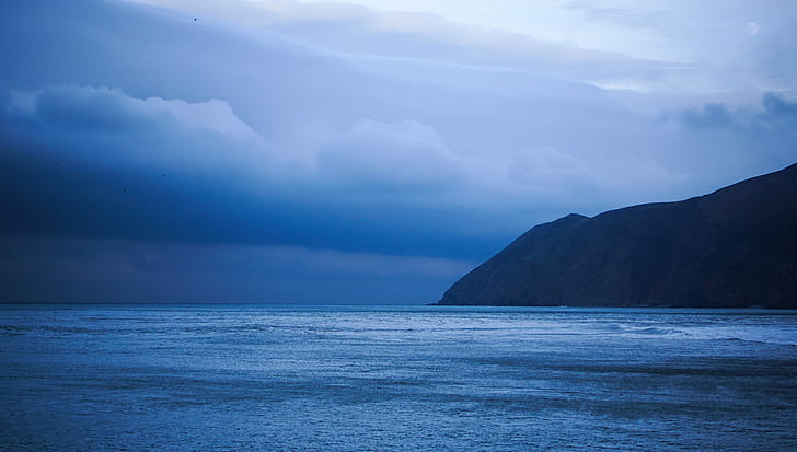 fotografía de paisaje del océano bajo nubes nimbo, Lynmouth, fotografía de paisaje, océano, nimbo, nubes, Devon, mar azul, cielo, mar, naturaleza, costa, paisajes, paisaje marino, azul, paisaje, nube - Cielo, agua, playa, Fondo de pantalla HD
