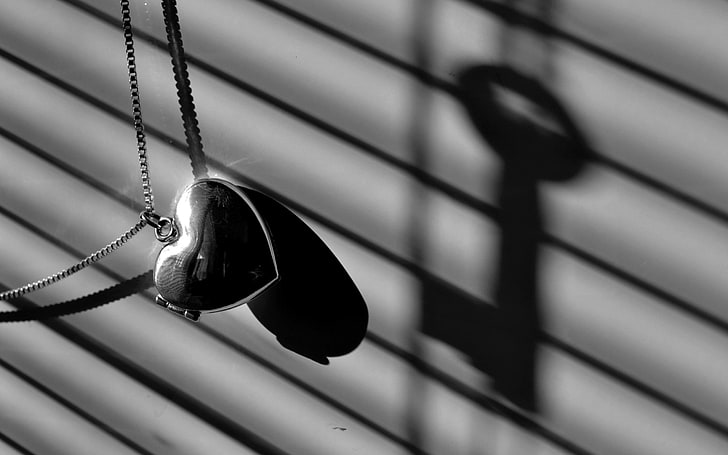 silberfarbene Halskette mit Anhänger, Herz, Kette, Hintergrund, HD-Hintergrundbild