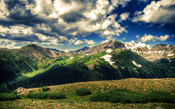 غيوم السماء فوق الجبال والجبال والغيوم والطبيعة والمناظر الطبيعية، خلفية HD