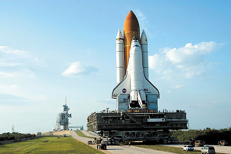Piattaforma di lancio dello Space Shuttle, navetta spaziale bianca e marrone, 3D, spazio, NASA, navetta, scoperta, Sfondo HD HD wallpaper
