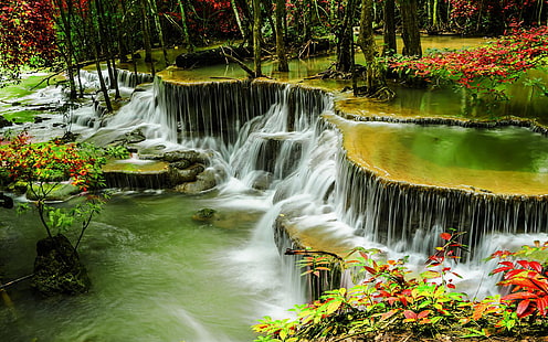 Tailandia Provincia de Kanchanaburi Cascada de Huay Mae Khamin con cascadas Golpes de agua verde Árboles Hojas rojas Otoño Escenario Fondos de escritorio Hd 3840 × 2400, Fondo de pantalla HD HD wallpaper